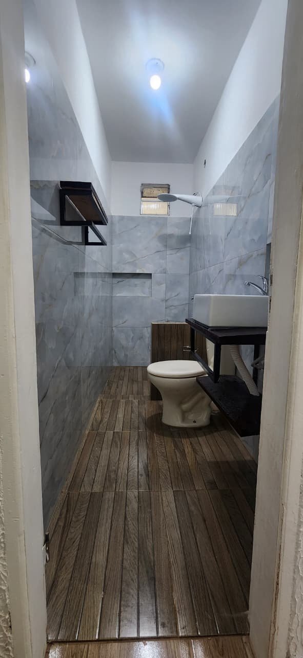 Casa disponivel 2 quartos com patio