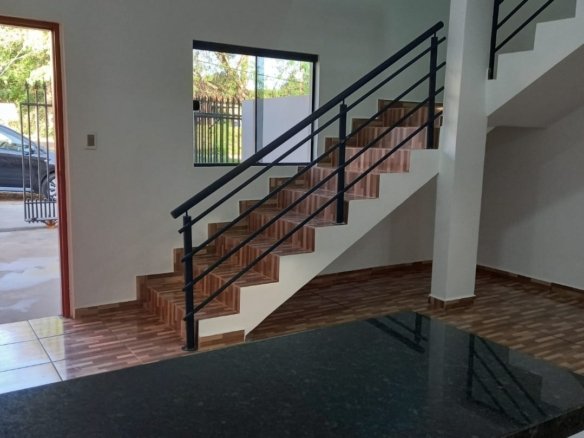 Casa duplex 2 quartos 2 banheiros em franco